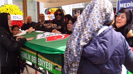 Cenazede taraftar kardeşliği...Maç dönüşü otobüsün çarpması sonucu hayatını kaybeden genç son yolculuğuna uğurlandı