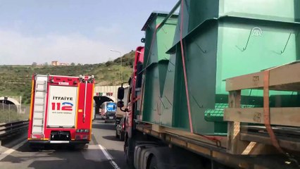 Otoyolda yolcu otobüsü tırla çarpıştı: 2 yaralı - KOCAELİ