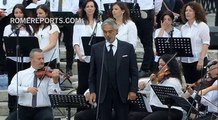 Andrea Bocelli canta emocionante “Panis Angelicus” en la plaza de San Pedro