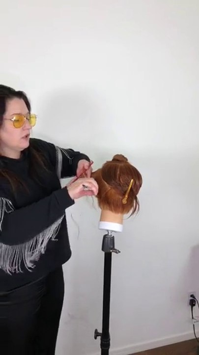 How to cut a short graduated haircut - Tutorial Step by Step