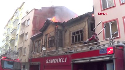 Afyonkarahisar 100 Yıllık Tescilli Ahşap Bina Yangında Kül Oldu Hd