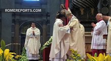 El Papa ordena sacerdotes a 13 diáconos en en la Basílica de San Pedro | Papa | Rome Reports
