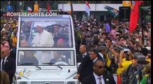Millones de personas acuden a la clausura de la JMJ. El Papa descansa bebiendo mate.