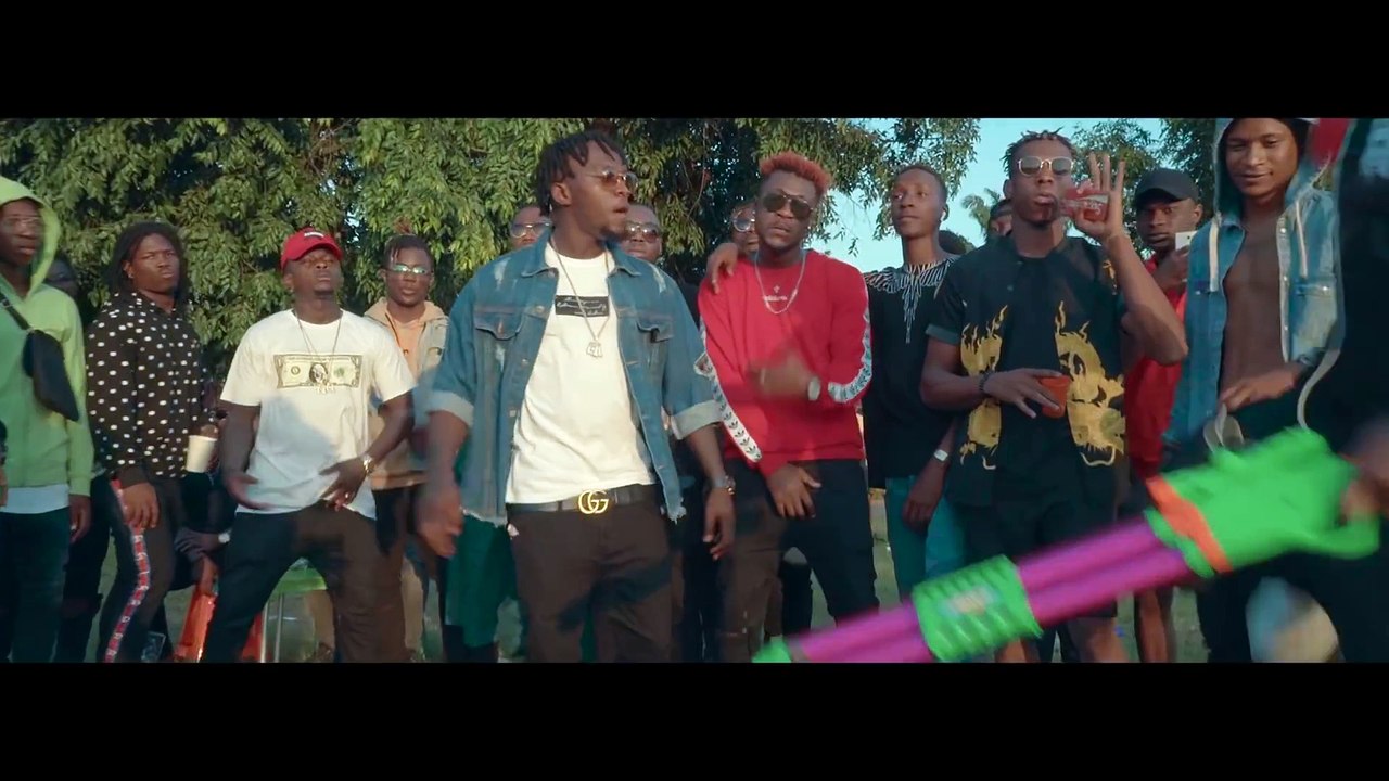 Kiff No beat ft. Sidiki Diabate - C'EST PAS PAREIL (Clip Officiel)