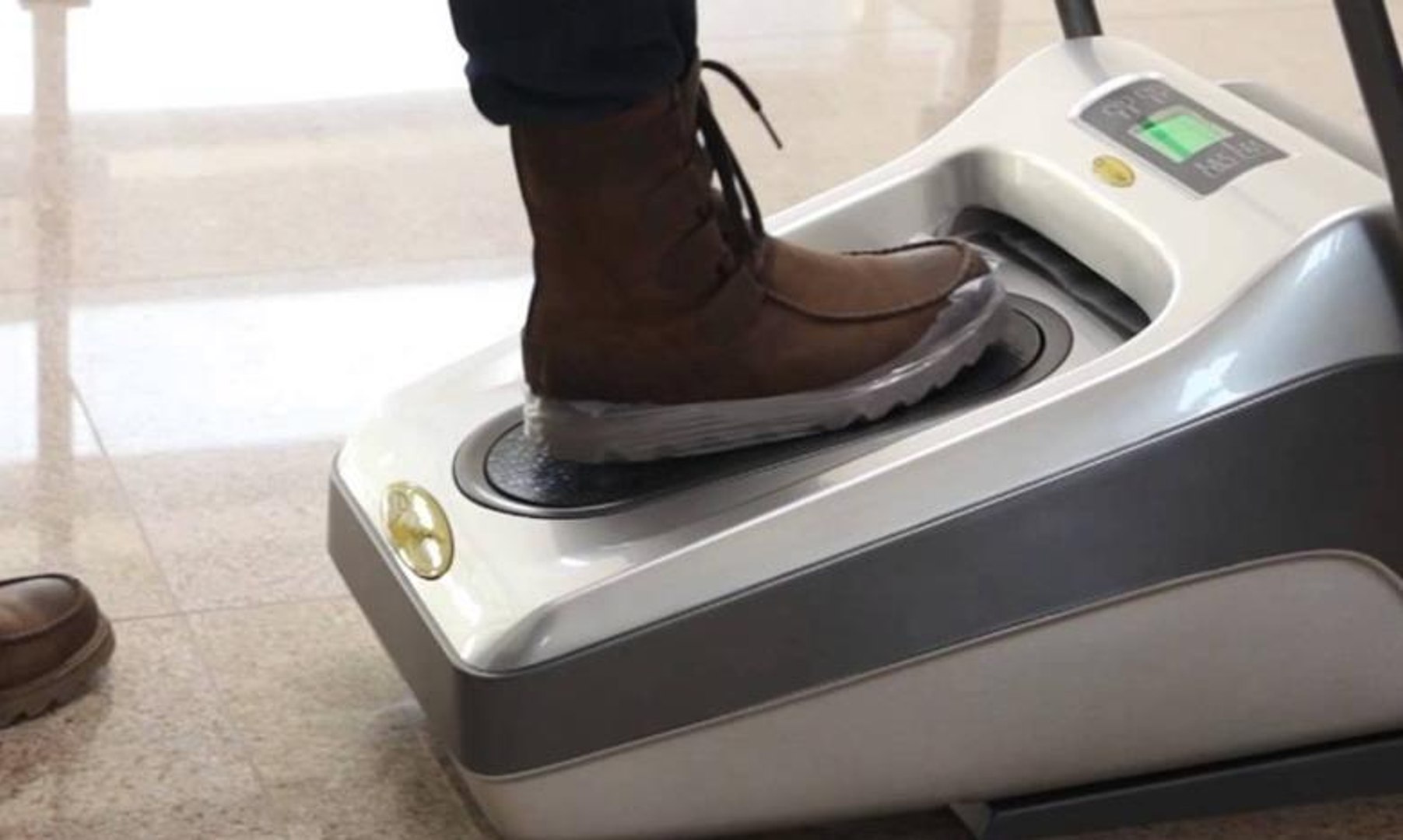 جهاز لتغليف الأحذية... وداعاً للبقع على الأرضيات النظيفة - فيديو Dailymotion