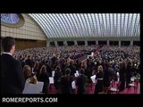 El presidente de Italia, Giorgio Napolitano, regala al Papa un concierto