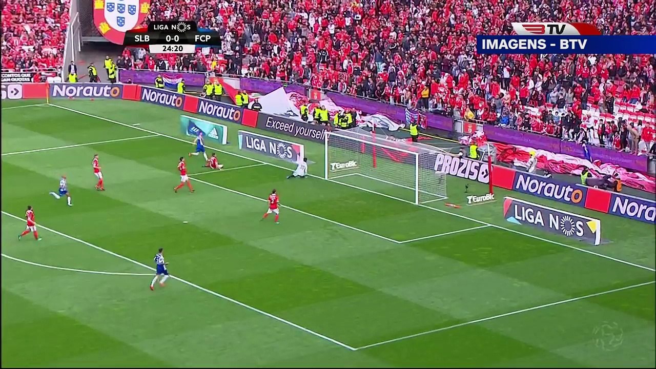 Futebol: Benfica-FC Porto, 0-1 (resumo)