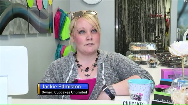 Surveillance Video Shows Thief Stealing Cupcakes, Dirty Aprons from Dessert Shop