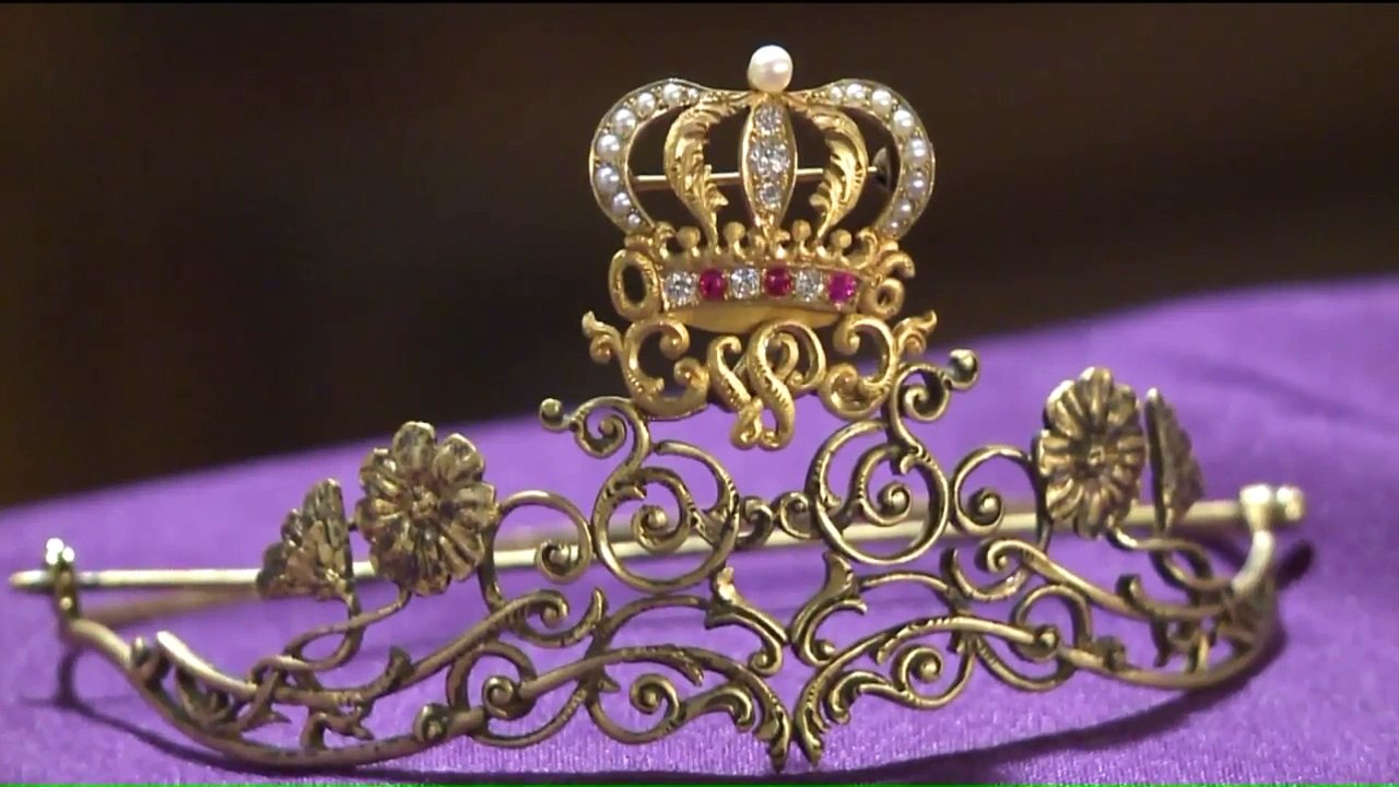 Police Searching for Tiaras Stolen from Missouri History Museum