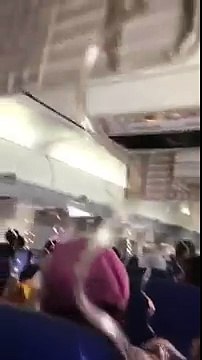 Hành khách Mỹ hoảng hồn khi máy bay hỏng động cơ ngay trên bầu trời