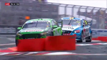 keskin virajda nasıl sollanır dersi veren pilot