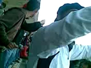 l hymne national chanté par les Maganistes a Kenitra