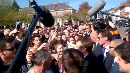 Emmanuel Macron est arrivé à Saint-Dié, au deuxième jour de sa visite dans le département des Vosges