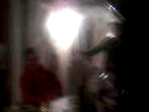 DJ-SNAKE fais danser ses potes avec sa zik de ouf!!!