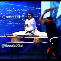 कमीनों ने असली पत्थर दे दिया हाथ मे