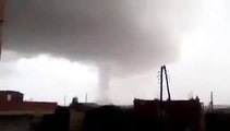 اعصار يضرب مدينة الشمرة ولاية باتنة حاليا - الجزائر