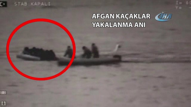 Uçağın tespit ettiği 22'si çocuk 36 Afgan kaçak göçmen botla yakalandı