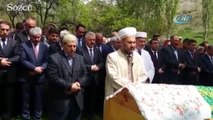Bakan Arslan, yeğeninin cenaze törenine katıldı