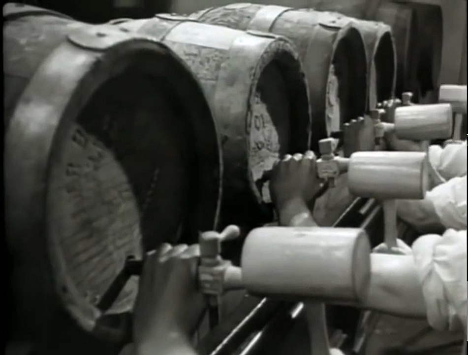 "Beer And Pretzels" (1933)