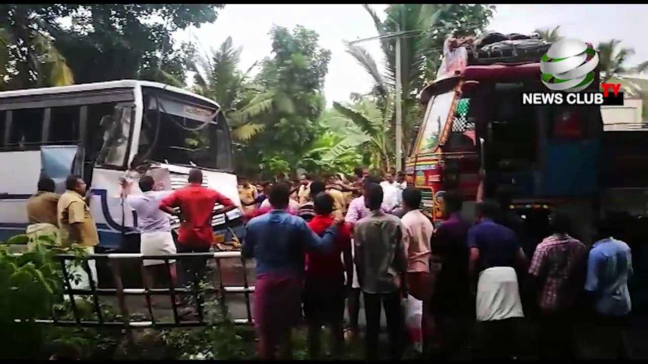 പത്തനാപുരം അലിമുക്കിൽ വാഹനാപകടം.
