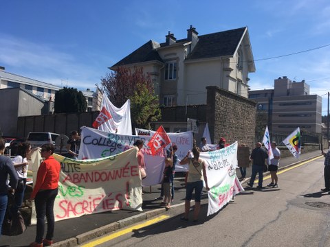 Les enseignants du collège de Bruyères ont manifesté à Epinal