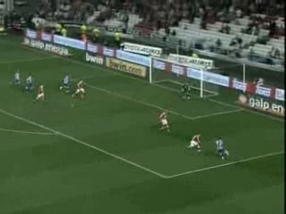 Ricardo Quaresma  Benfica Porto action