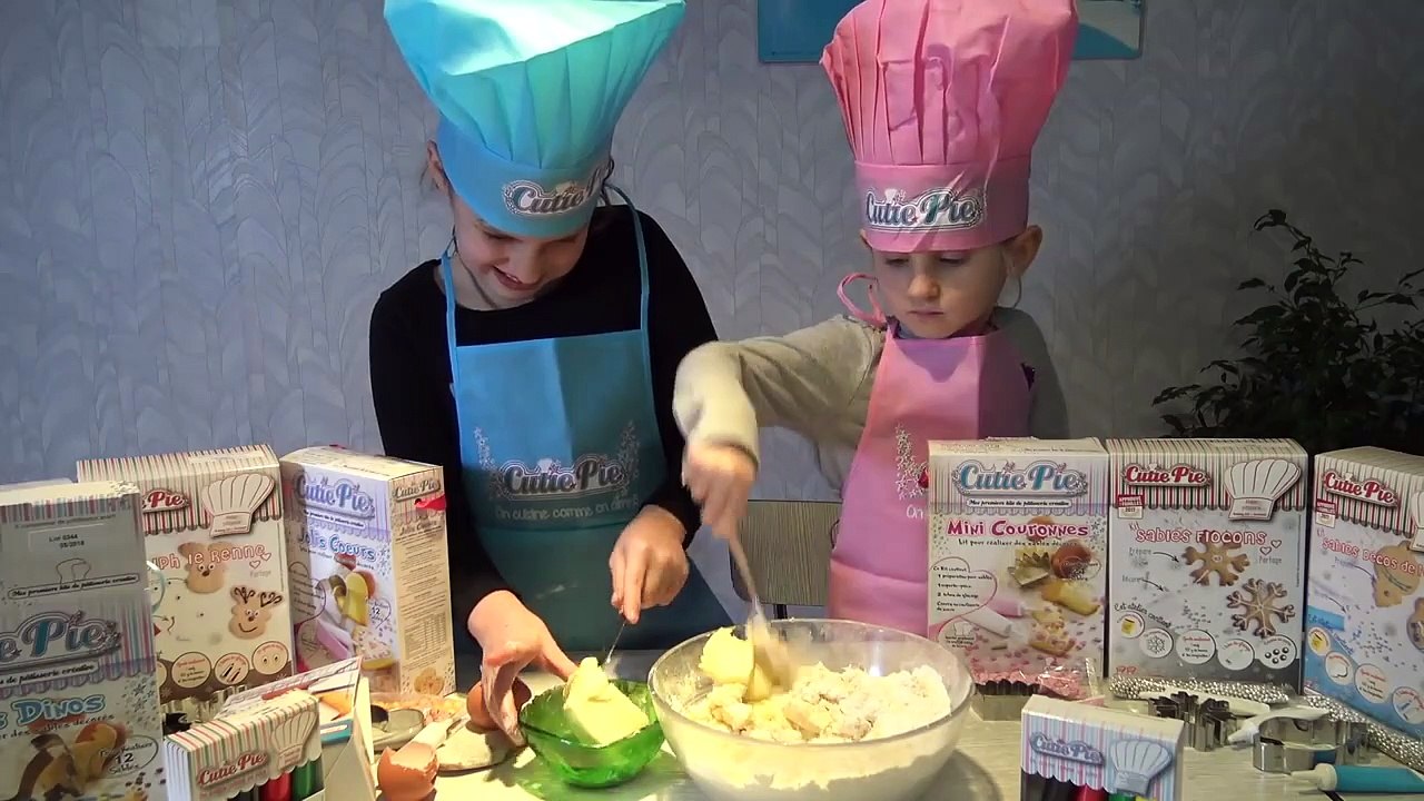 CUISINE FACILE • Petits Sablés Rigolos à faire en famille - Studio Bubble Tea ft. Cutie Pie