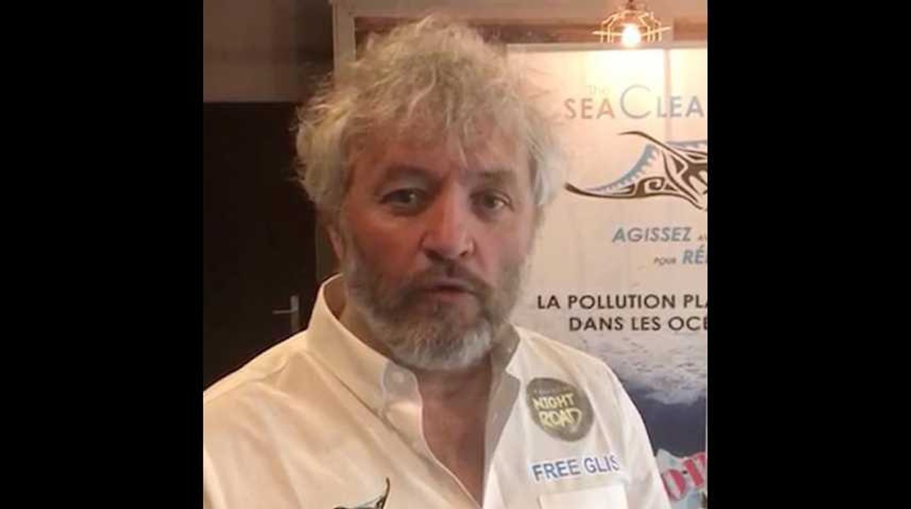 "Je vous présente 'Manta', mon voilier révolutionnaire qui ramasse les déchets plastiques en mer"