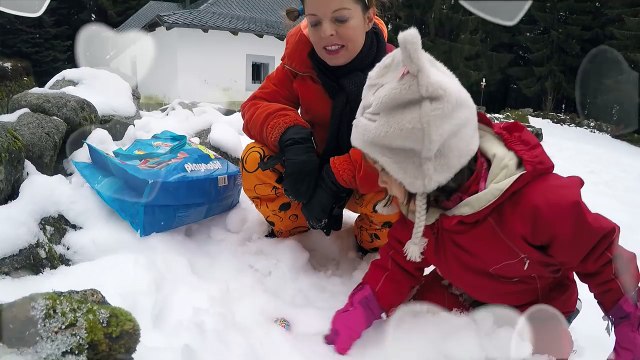 CHASSE AUX SURPRISES - CADEAUX MYSTERES dans la neige ❄️❄️ Vacances au ski