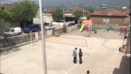 Öğretmenin Öğrenciye Tekme Attığı İddiası