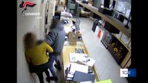 Puglia: donna coraggiosa minacciata dai rapinatore e colpita con un ombrello, tre arresti