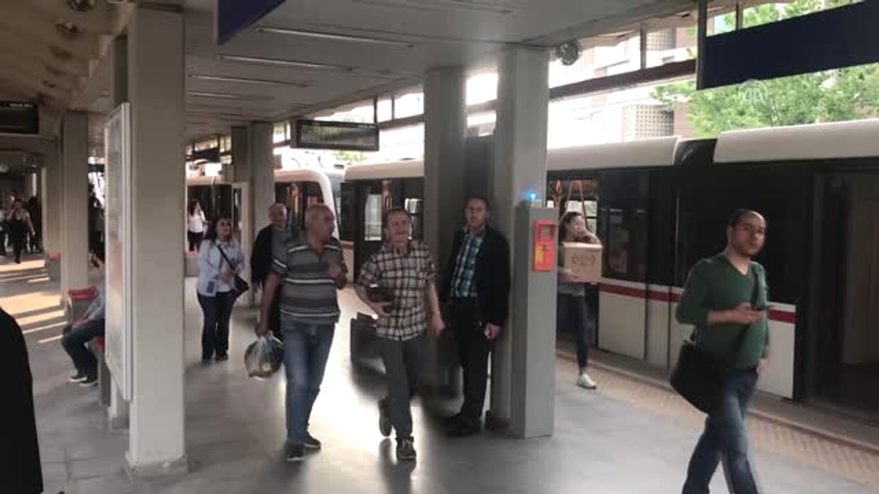 Vincin Çarptığı Yaya Üst Geçidi Yıkıldı