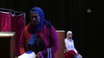 Gazzeli kadınlar engelleri aşarak tiyatro sahnesine çıkıyor - GAZZE