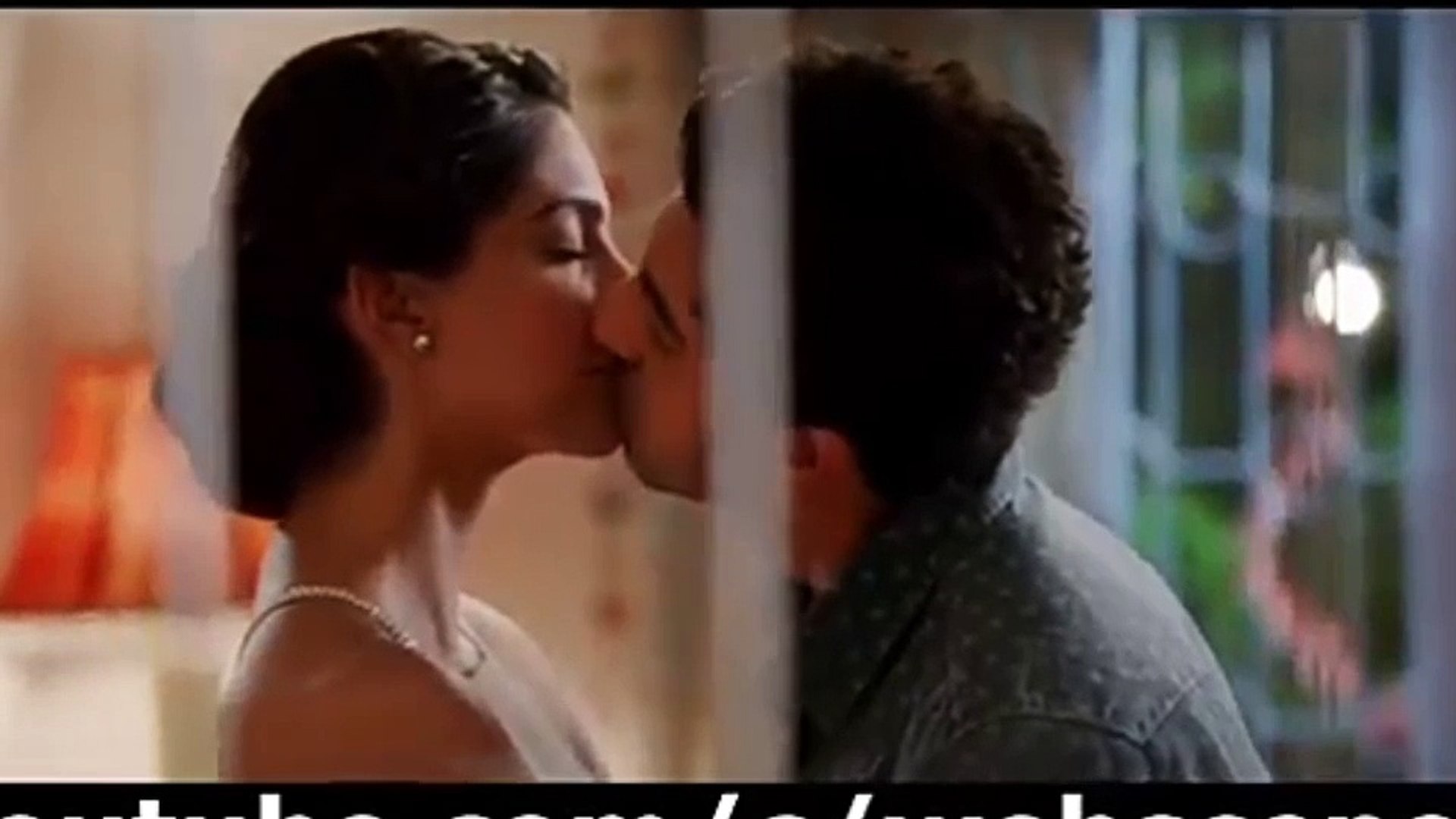 Sonam Kapoorsexvideo - Sonam Kapoor Hot Kissing Scene || Sonam Kapoor Hot Boobs Press ...