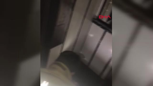 Asansör Kapısına Eli Sıkışan Çocuğun İki Parmağı Koptu