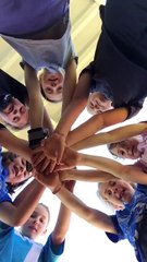 Nos petites U9 et leur cri de guerre d'avant match