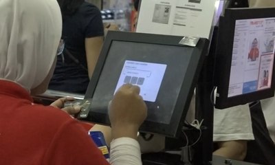 Transaksi Kartu Kredit Merosot Tajam