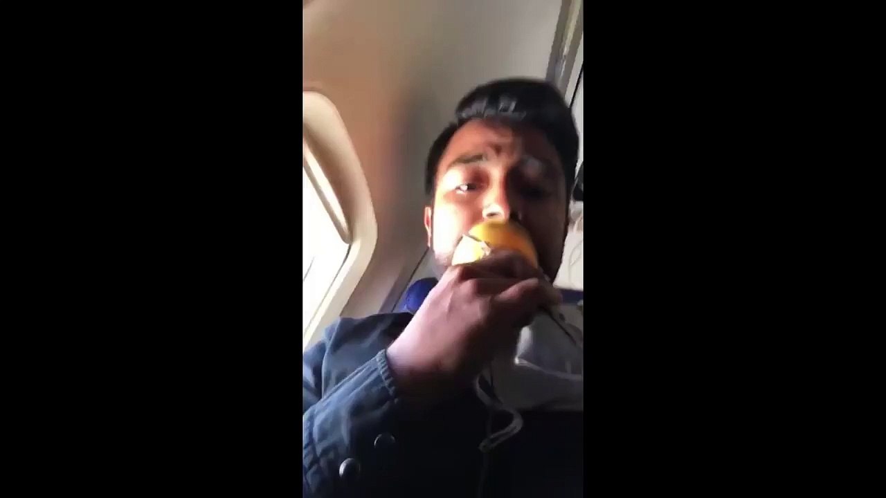 Un passager filme l’intérieur de l’avion de la Southwest après l’explosion d’un moteur en vol