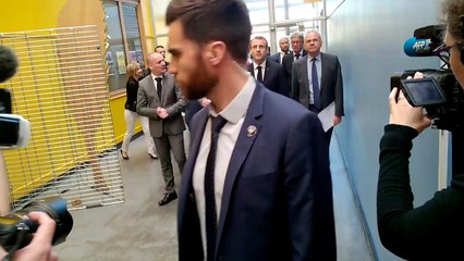 L'arrivée d'Emmanuel Macron  au collège de Mirecourt