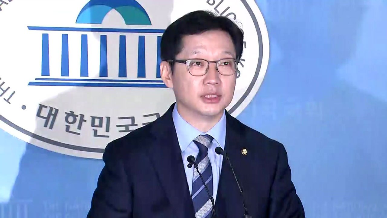 '출마 선언 취소' 김경수, 긴급 기자회견  / YTN