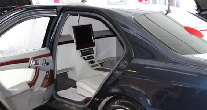 Putin, Gözde Makam Aracını Satışa Çıkardı