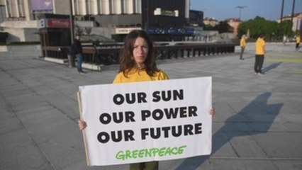 Protesta de Greenpeace en Bulgaria a favor de las energías renovables