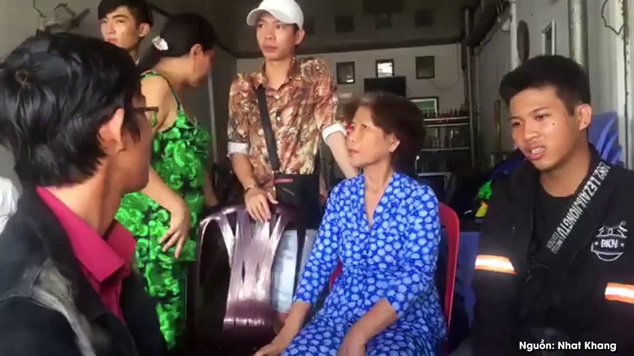 Thành viên nhóm 28 phượt thủ đến hòa giải và xin lỗi bà chủ quán cafe võng tại Cà Mau