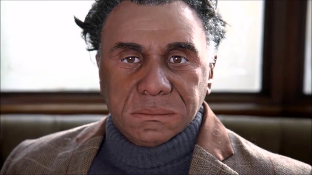 Des clients d'un bar piégés par un robot humanoïde de la série Westworld