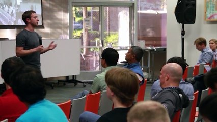 Facebook busca candidatos para crear sus propios 'chips'