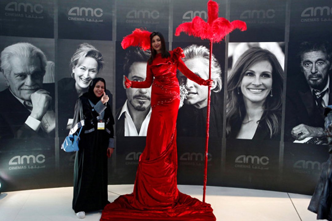 Suudi Arabistan'a 35 Yıl Sonra İlk Sinema Salonu Açıldı