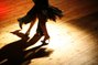 Salsa, rock, valse : les pas de base de la danse de salon