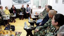 Makedonyalı askeri personele Türkçe sertifika - ÜSKÜP