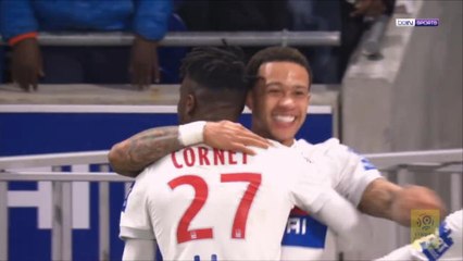 Video herunterladen: Depay is carrying Lyon to the Champions League