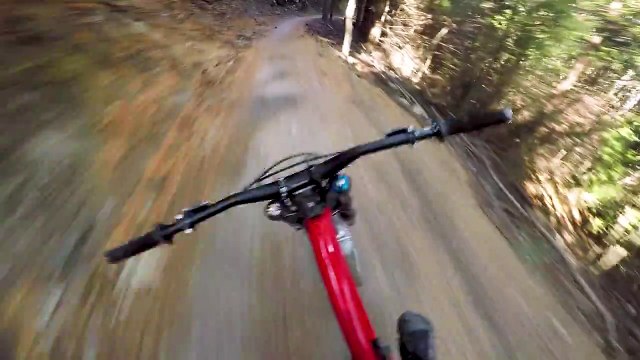 La descente en VTT sans les mains dAntoine Boulard en Nouvelle-Zélande